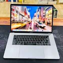 Apple MacBook Pro 15” 2019 2.6Ghz 6Core i7 16GB//500GB Radeon Pro 555X 4GB VRAM