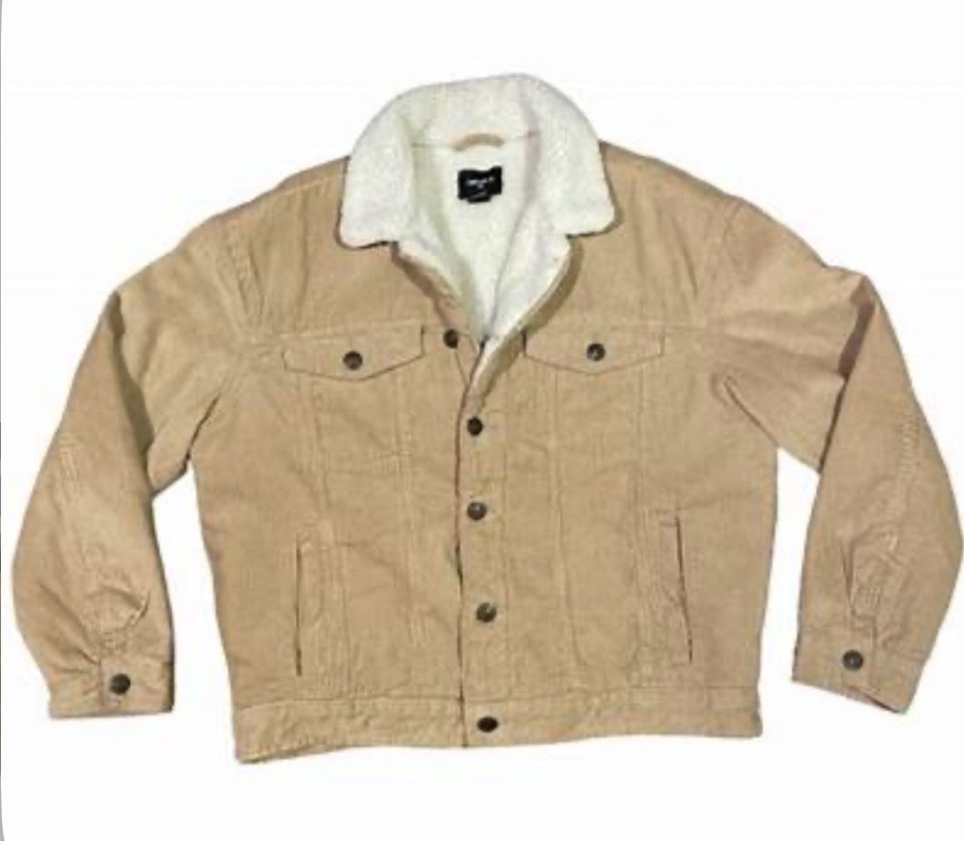 Low Top Timberland Boots And Elegant Cream FOREVER 21 Fleece Fur Trim Jacket