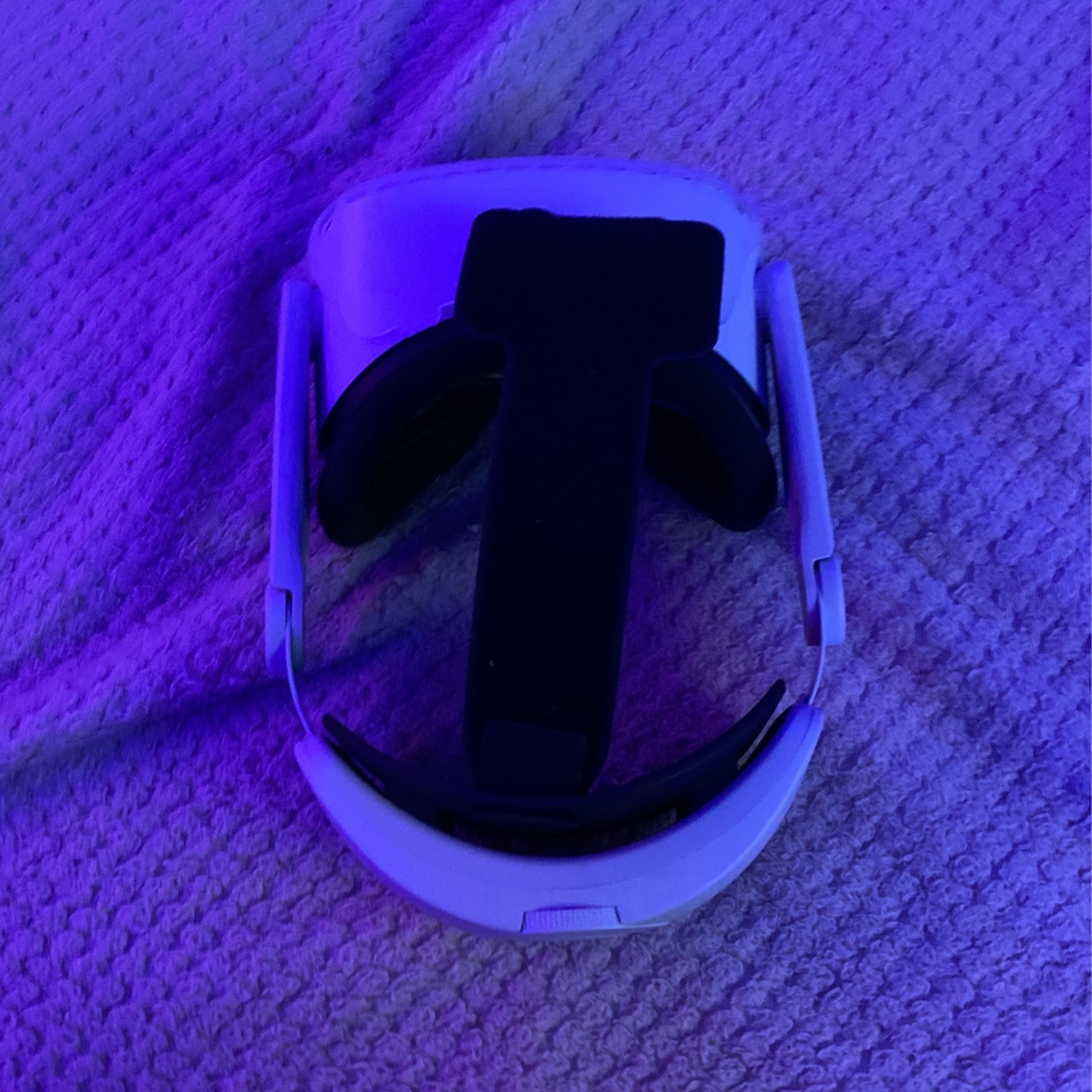 Oculus Quest 2 With Adjustable Head Scrap
