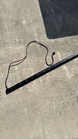 Heavy Duty Metal Power Strip   12 outlet