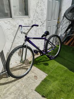 Throne purple shadow