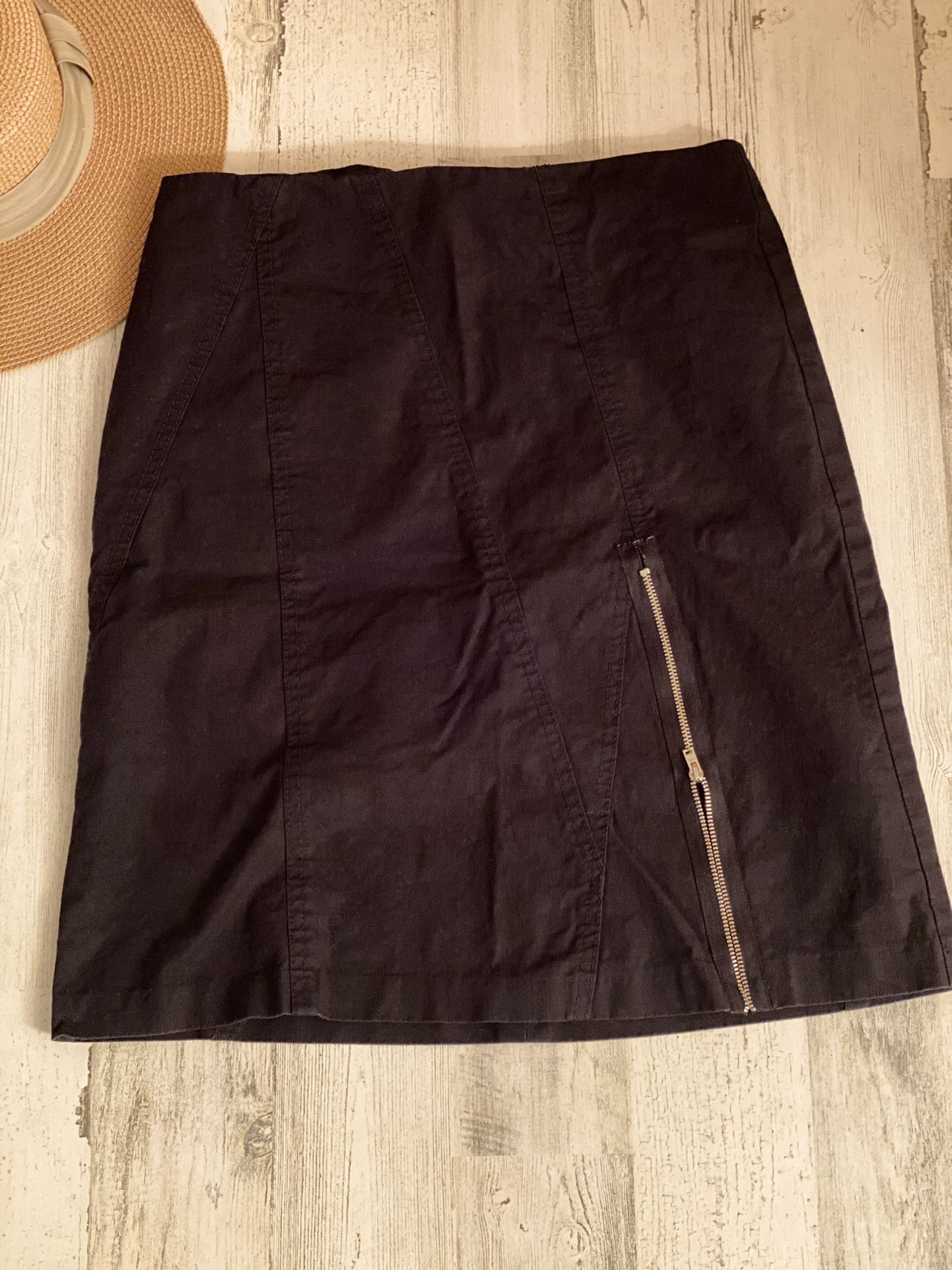 Black Short Skirt With Zipper Detail On The Side And Back Size 6 $25
