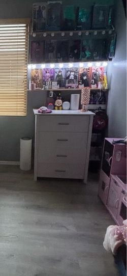 White 4-Drawer Dresser