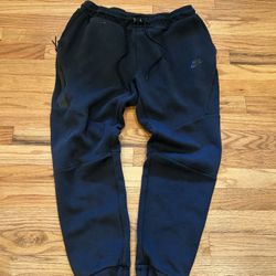 Nike Tech Sweatpants Size Large 