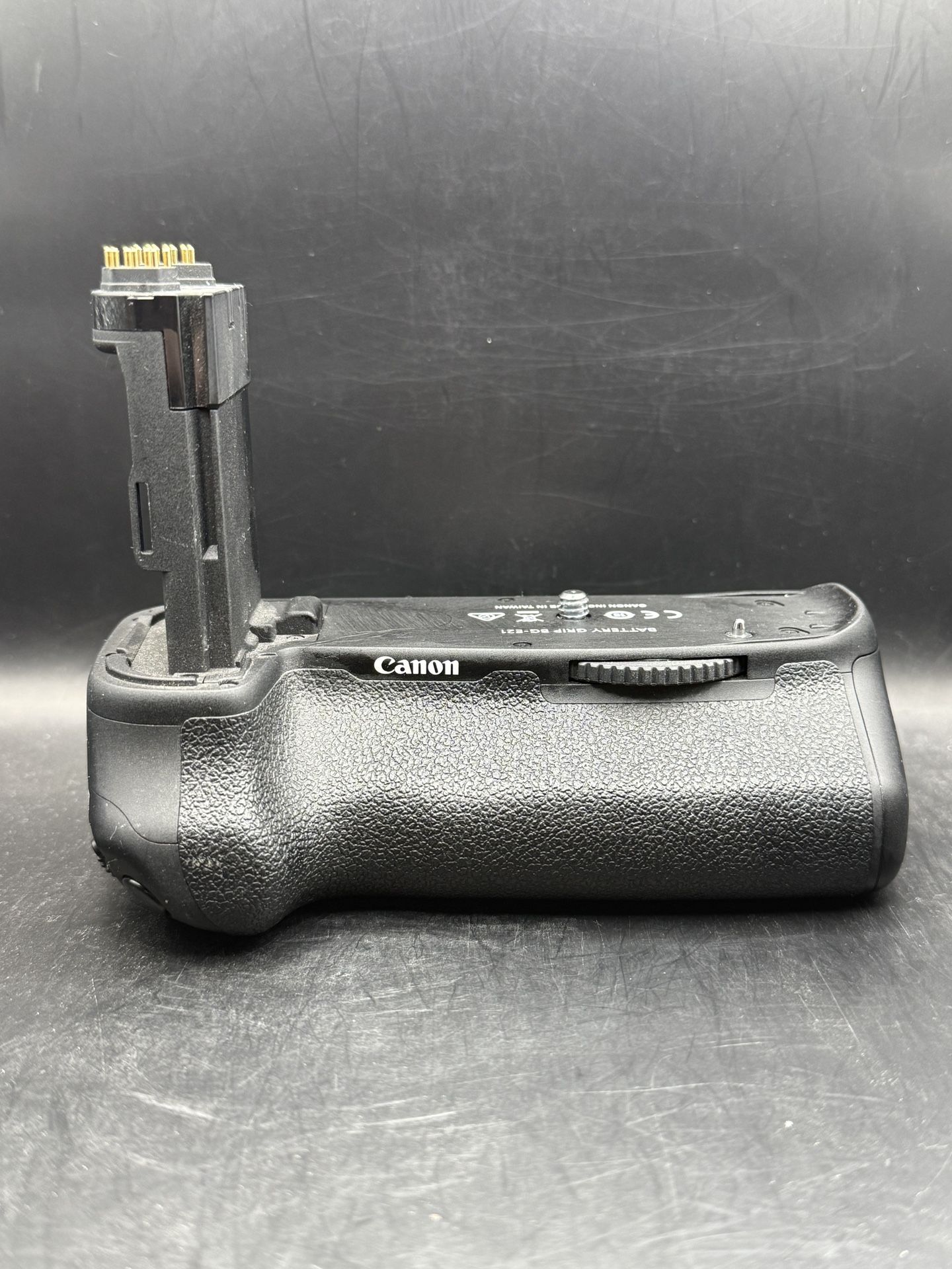 Canon BG-E21 Battery Grip for EOS 6D Mark II