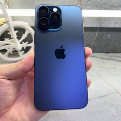 Unlocked iPhone 15 Pro Max 256GB Blue