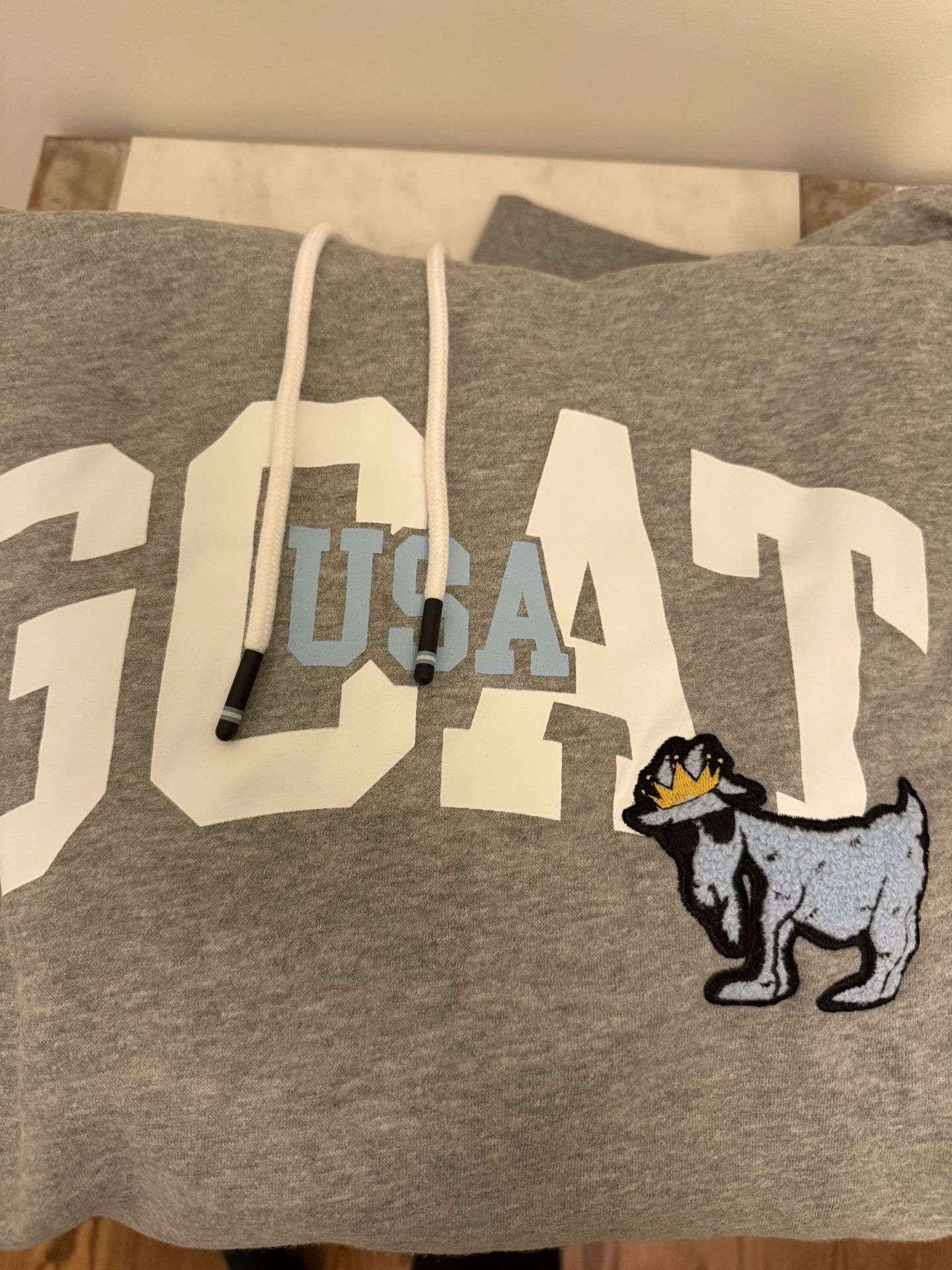 Goat Grey sweatshirt Size L 