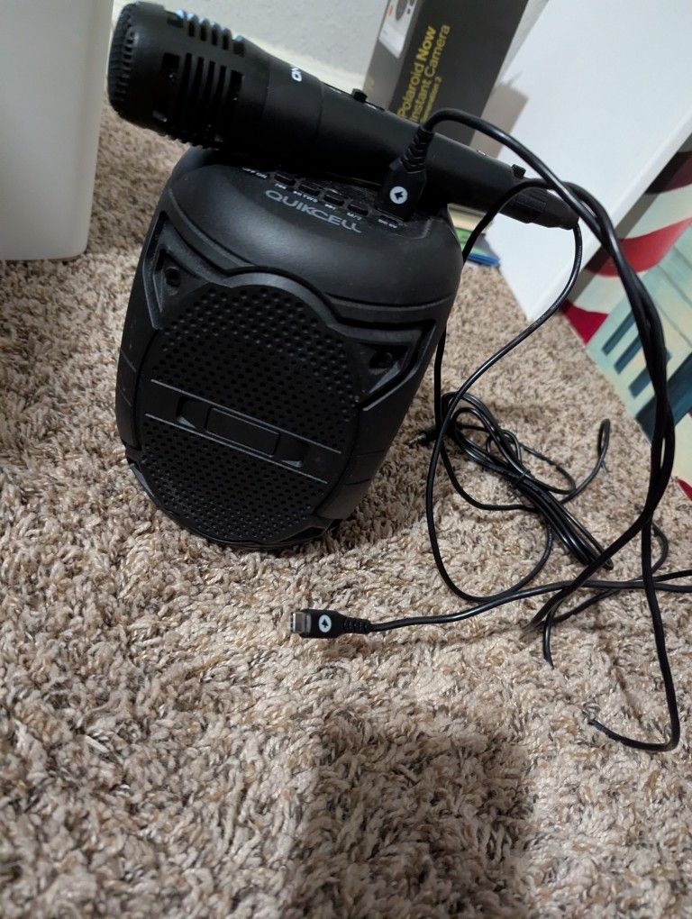 Bluetooth Speaker With Microphone 