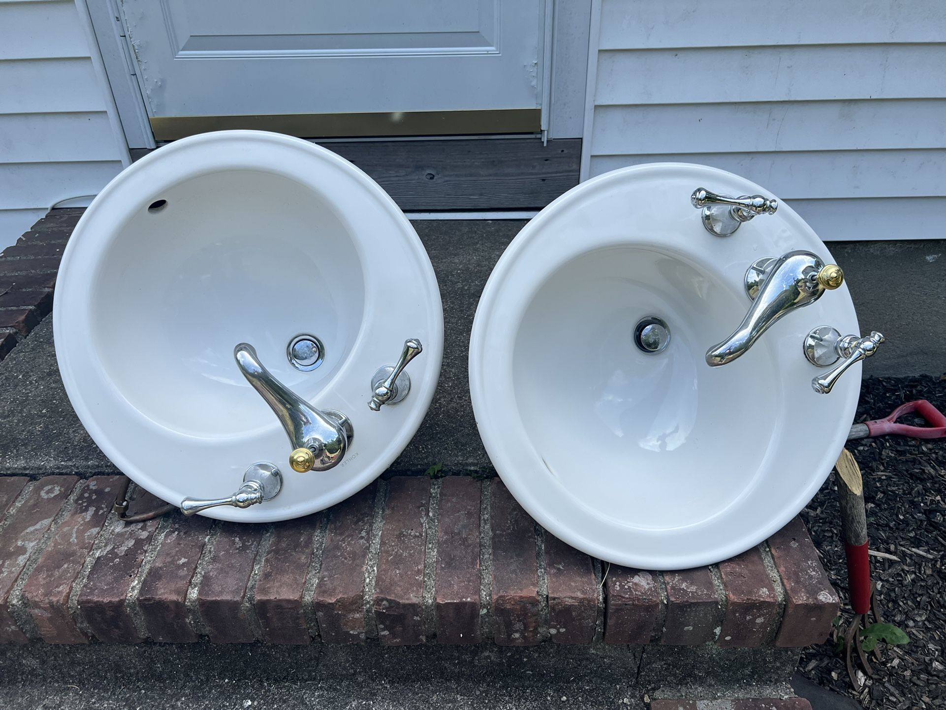 2 Kohler Sinks With Faucets Very Good