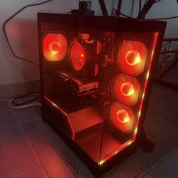 Cyberpower PC with 2 monitors & Mic