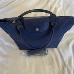 Longchamp Modele Despose Large Blue/Purple Nylon / Leather Tote 17" x 10"x 7" Coated. 