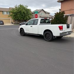 2010 Nissan Titan