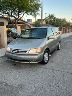 2001 Toyota Sienna