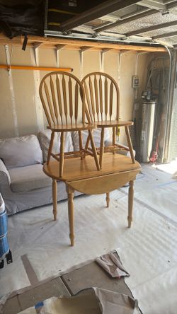 Dining room table