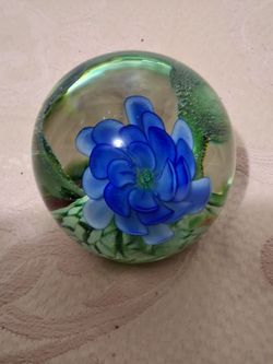 Vintage blue flower art glass paperweight