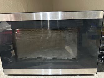 Hamilton Beach 0.9 Cu. Ft. Countertop Microwave — Stainless Steel/Black — $45 OBO