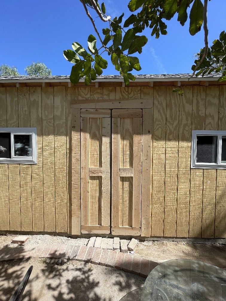 She'd Materials, Wood And Windows