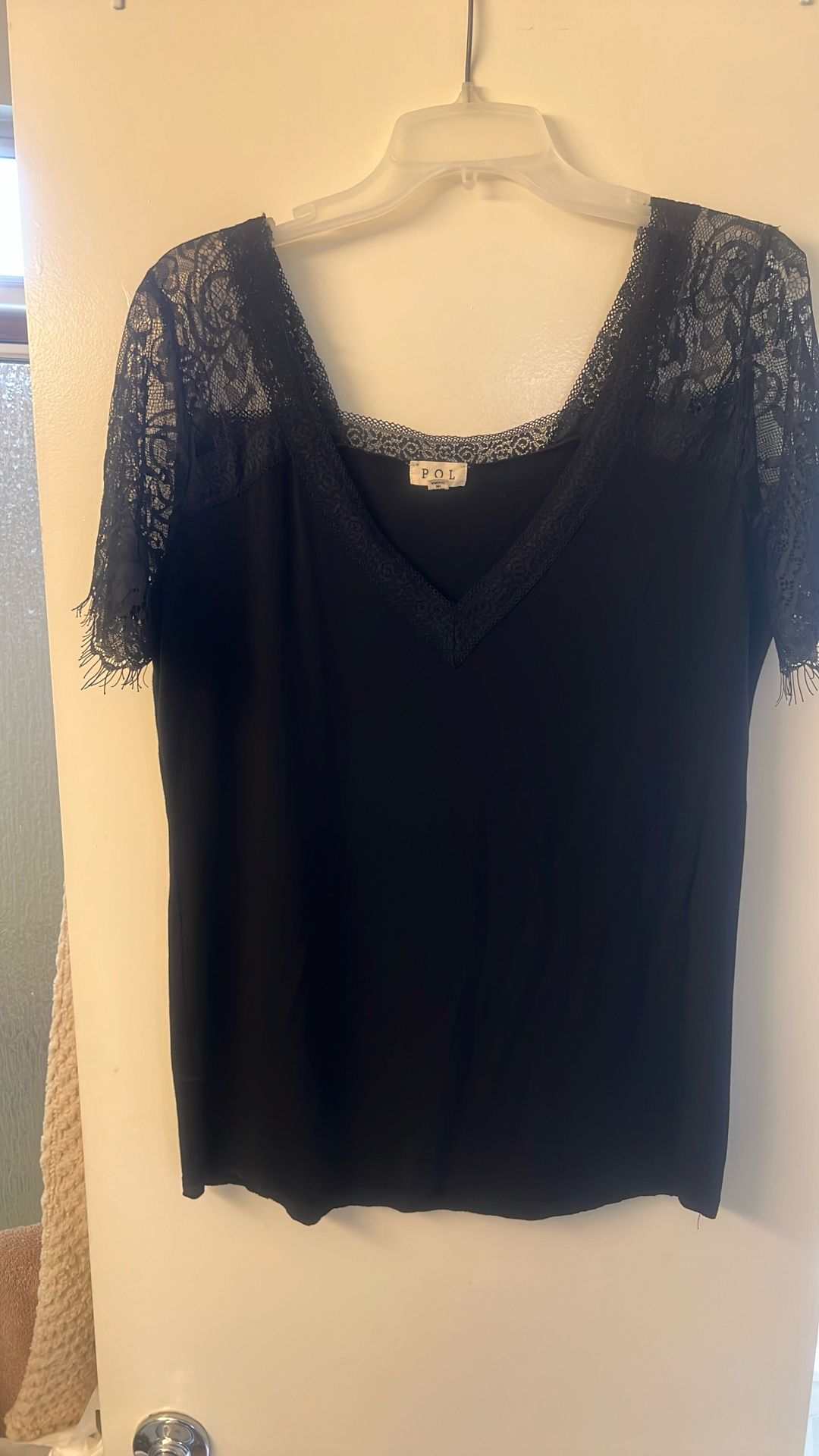 Women’s Black Tshirt With Lace Sleeves