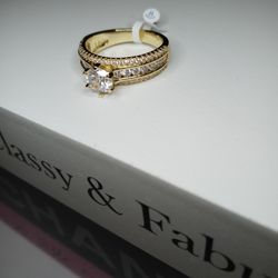 Hermoso Anillo Elegante 14K Oro Laminado de Alta Calidad 27$ Media 8 Beautiful Elegant Ring Size 8 14K Gold Laminated High quality 27$