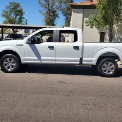 2019 Ford F-150 4X4 Crew Cab Clean Title