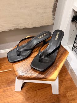 Lullasong Black Thong Heeled Sandals - Size 7.5