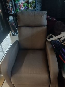 Recliner like new don't use it 100.00 need gone