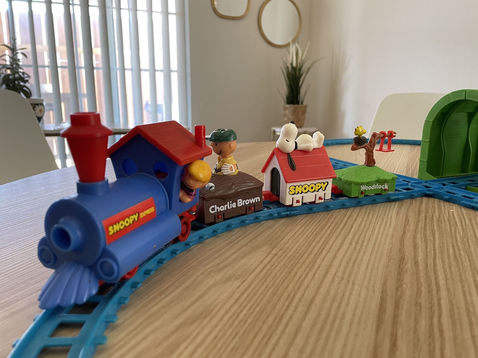 Vintage SNOOPY TRAIN SET by Aviva for Sale in Yucca Valley, CA - OfferUp