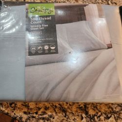 Never Opened Canopy  500 Thread CT Queen Set