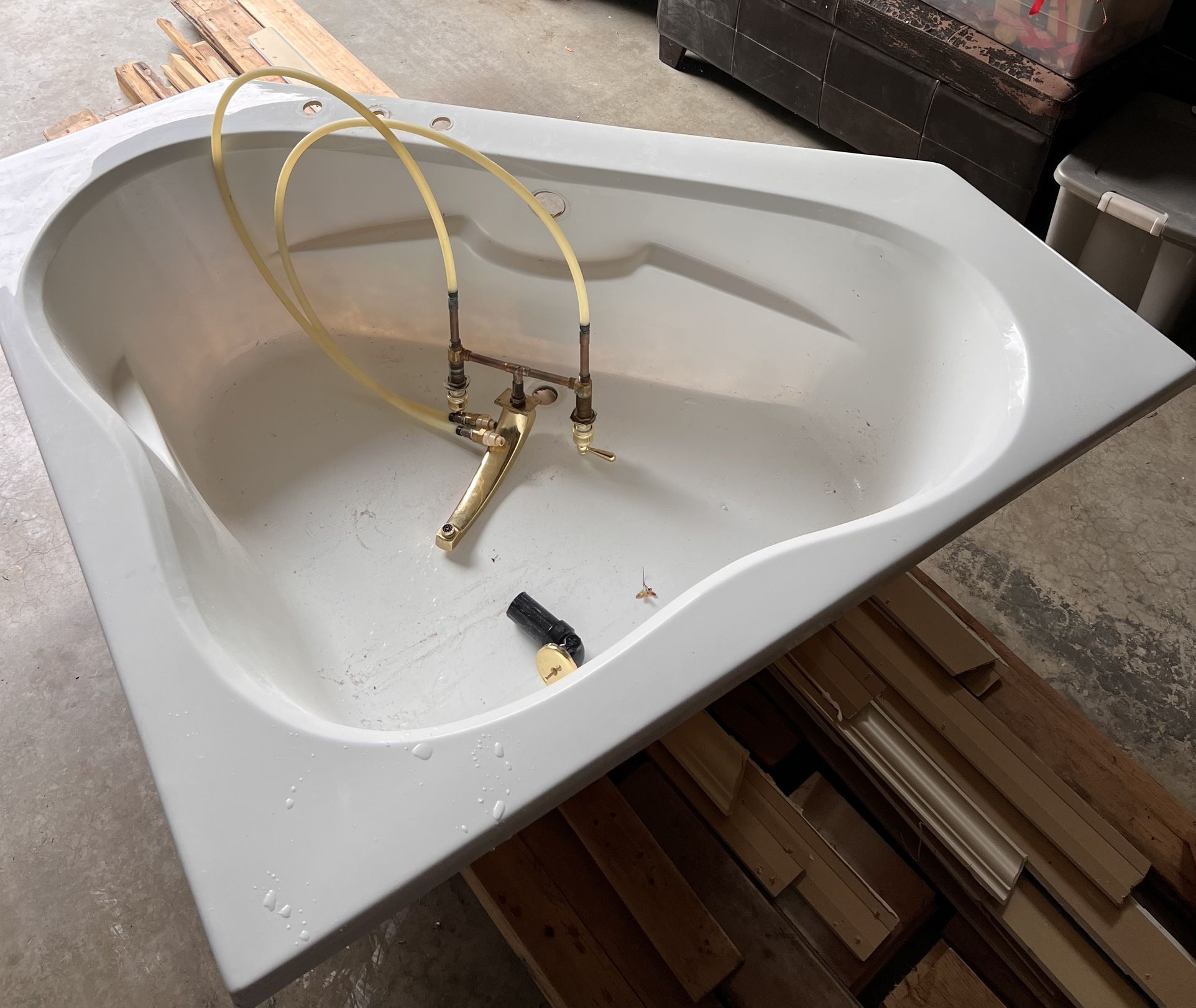 60” Fiberglass Corner Tub & Brass Moen Faucet
