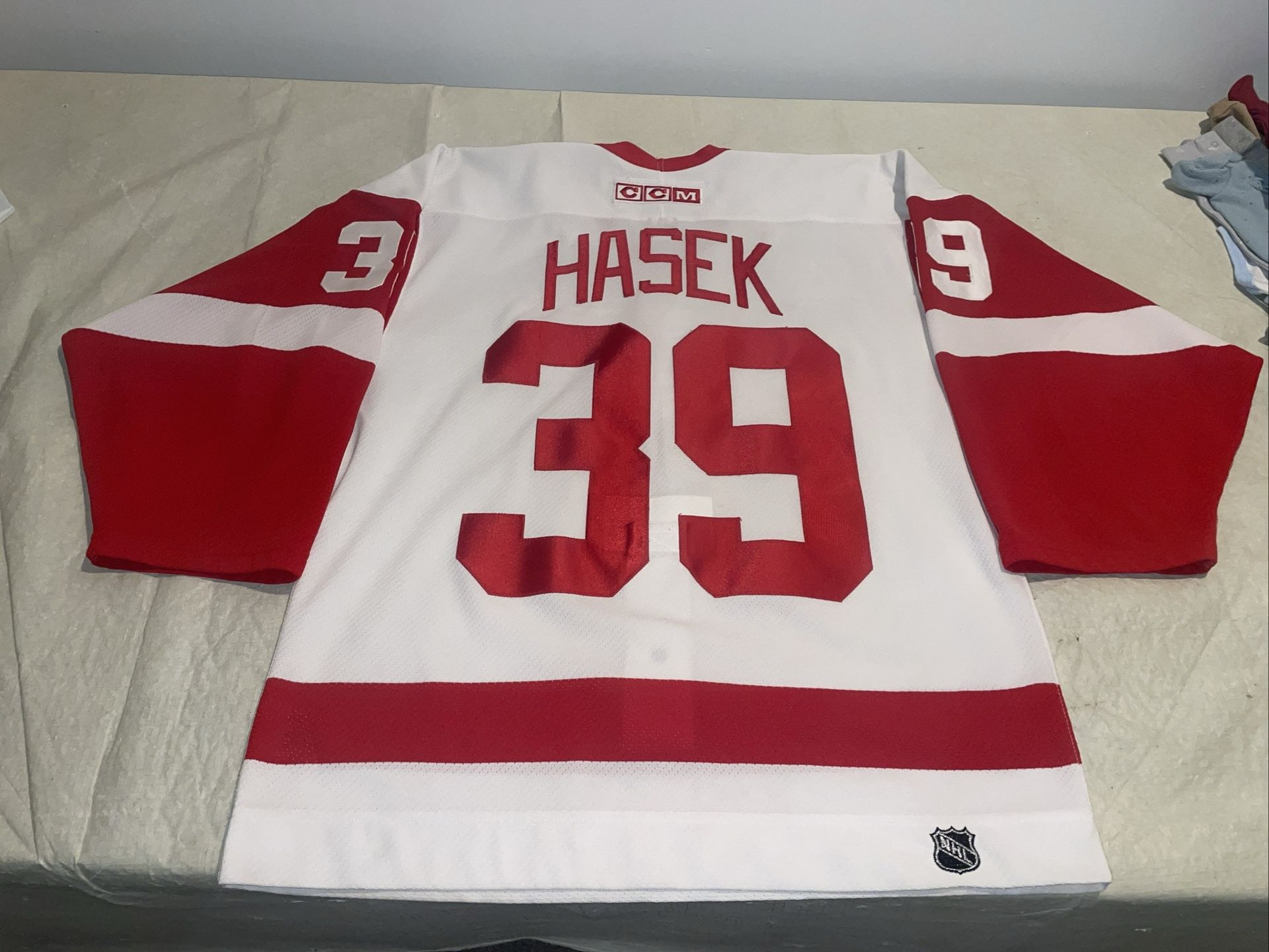 Authentic Dominik Hasek Stanley Cup Detroit Red Wings CCM Jersey 2002 Men 46,New Products : American Fashion Style Bags On Sale