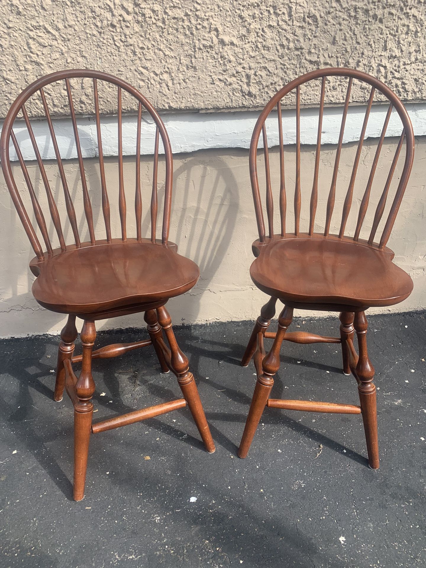Nichols And Stone Barstools x2 / swivel bar stool / Wood / Counter Height / Windsor style $70 Each