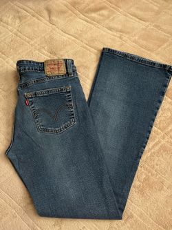 Women’s Levi’s  👖 519 Flare size 9