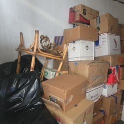 Storage Unit Massage Bedn Mescellaneous Items