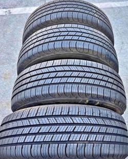 225/60/17 Michelin set de llantas usadas en buenas condiciones las 4