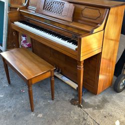 Schaffer’s & Sons Piano 