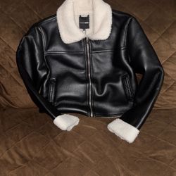 Black MEDIUM Fashion Nova Leather Jacket 