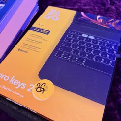 iPad Pro 11in (fits M4/M5) Keyboard Protective Case