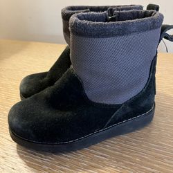 UGG Boots Kids Size 10 Black And Gray