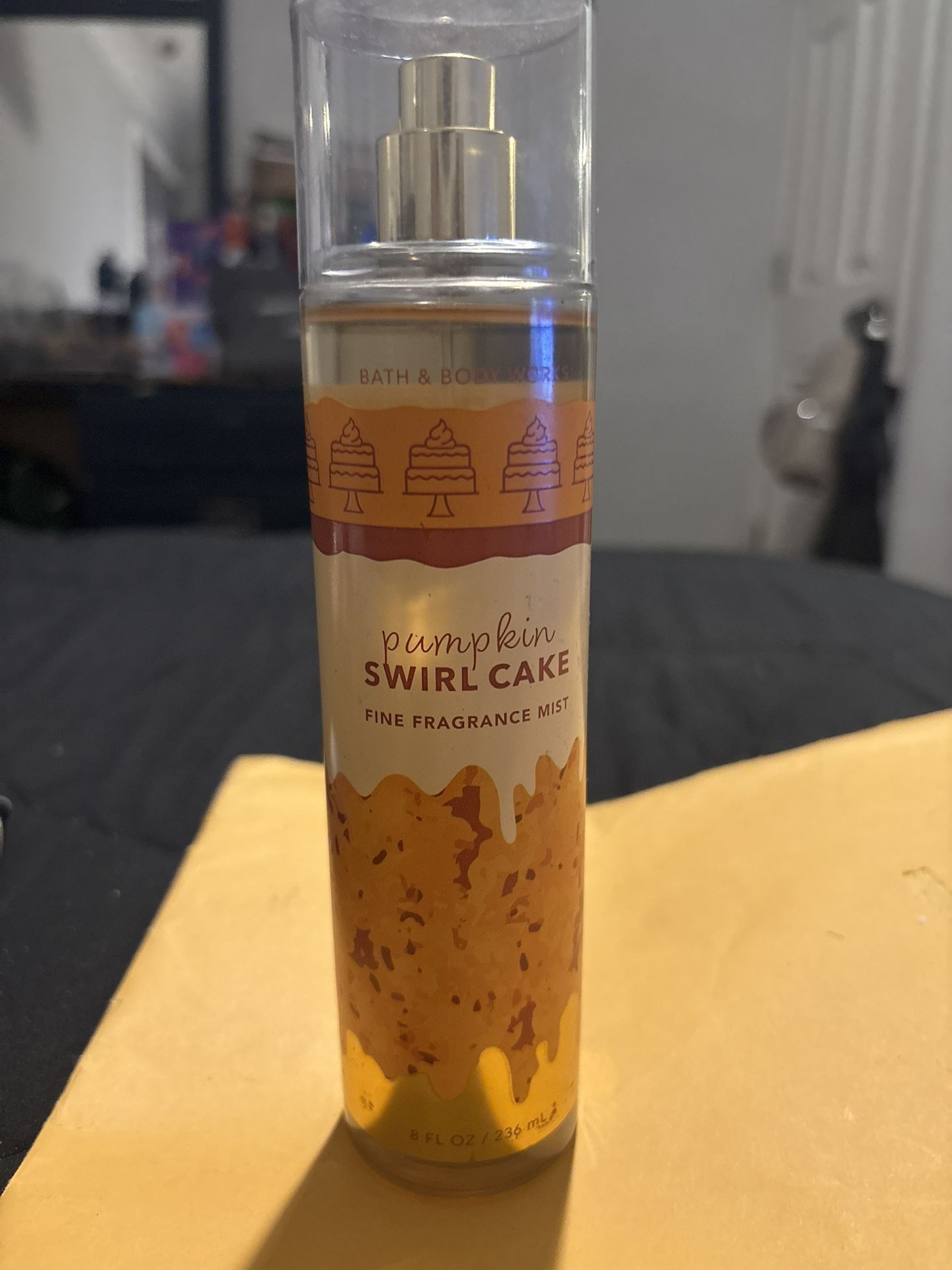 Pumpkin Swirl Cake (Bath & Body Works Mist)