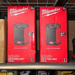 Milwaukee M12 12-Volt Lithium-Ion Cordless Bluetooth/AM/FM Jobsite Radio with Charger