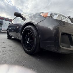 2013 TOYOTA COROLLA Low miles!!!