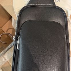 Louie Vuitton Avenue Sling bag