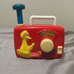 Vintage Big Bird Wind Up Radio Music Box Toy ILLCO Sesame Street Muppets 31481