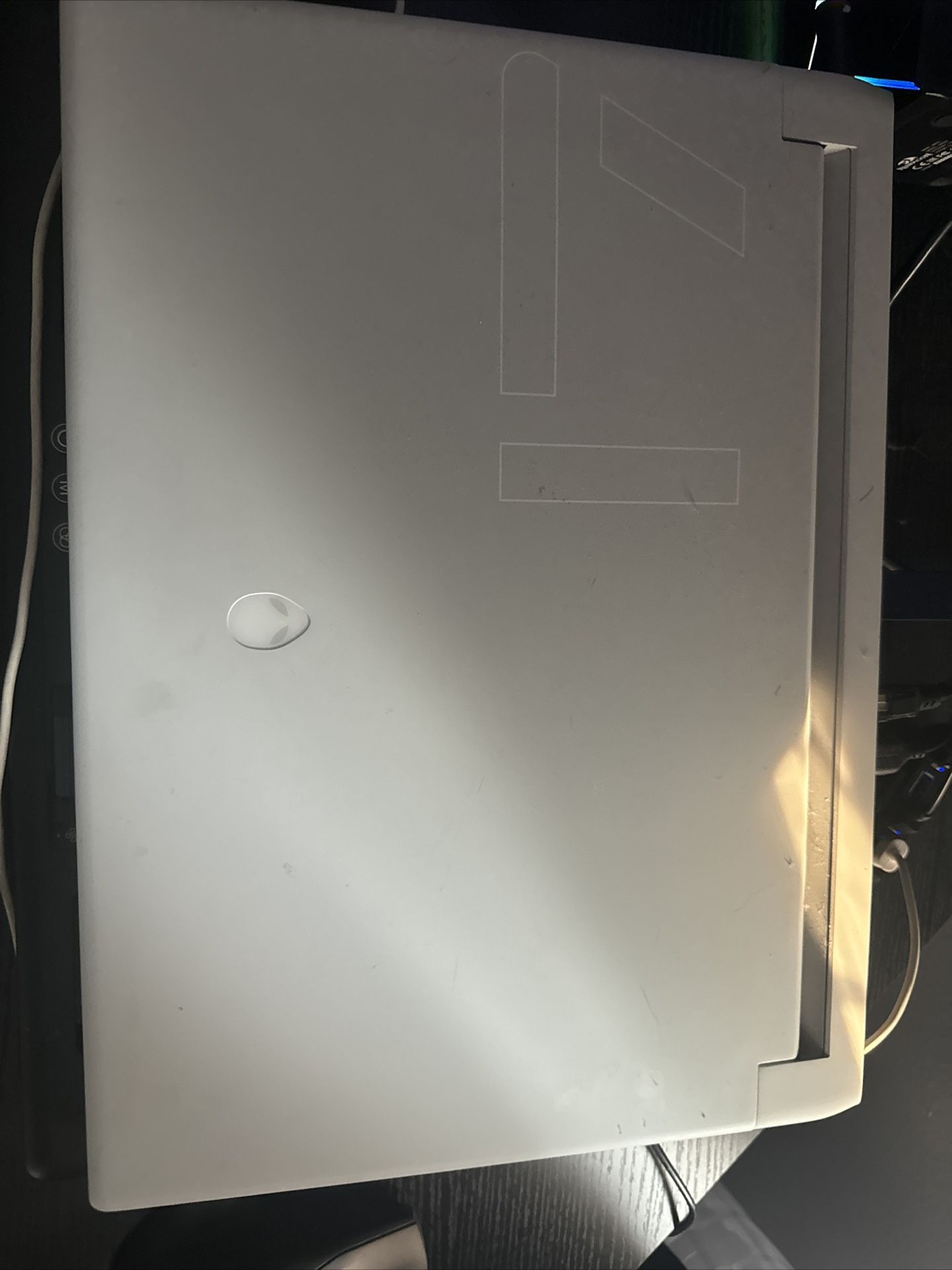 Alienware X17 R2