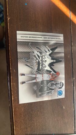 Victor Wembanyama San Antonio Spurs Bowman Chrome Card