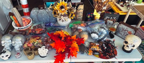 Halloween/Fall Decoration Lot