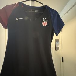 USA Women’s Soccer Jersey NWT
