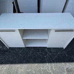 Entertainment Stand Accepting Offers