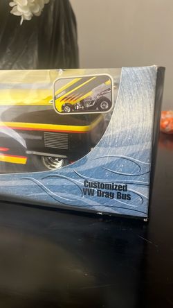 Hot wheels customized VW Drag Bus 1:18