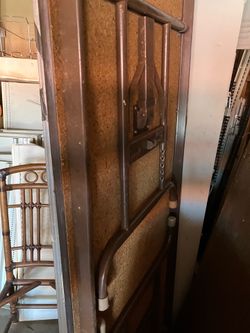 6’ folding table - good condition